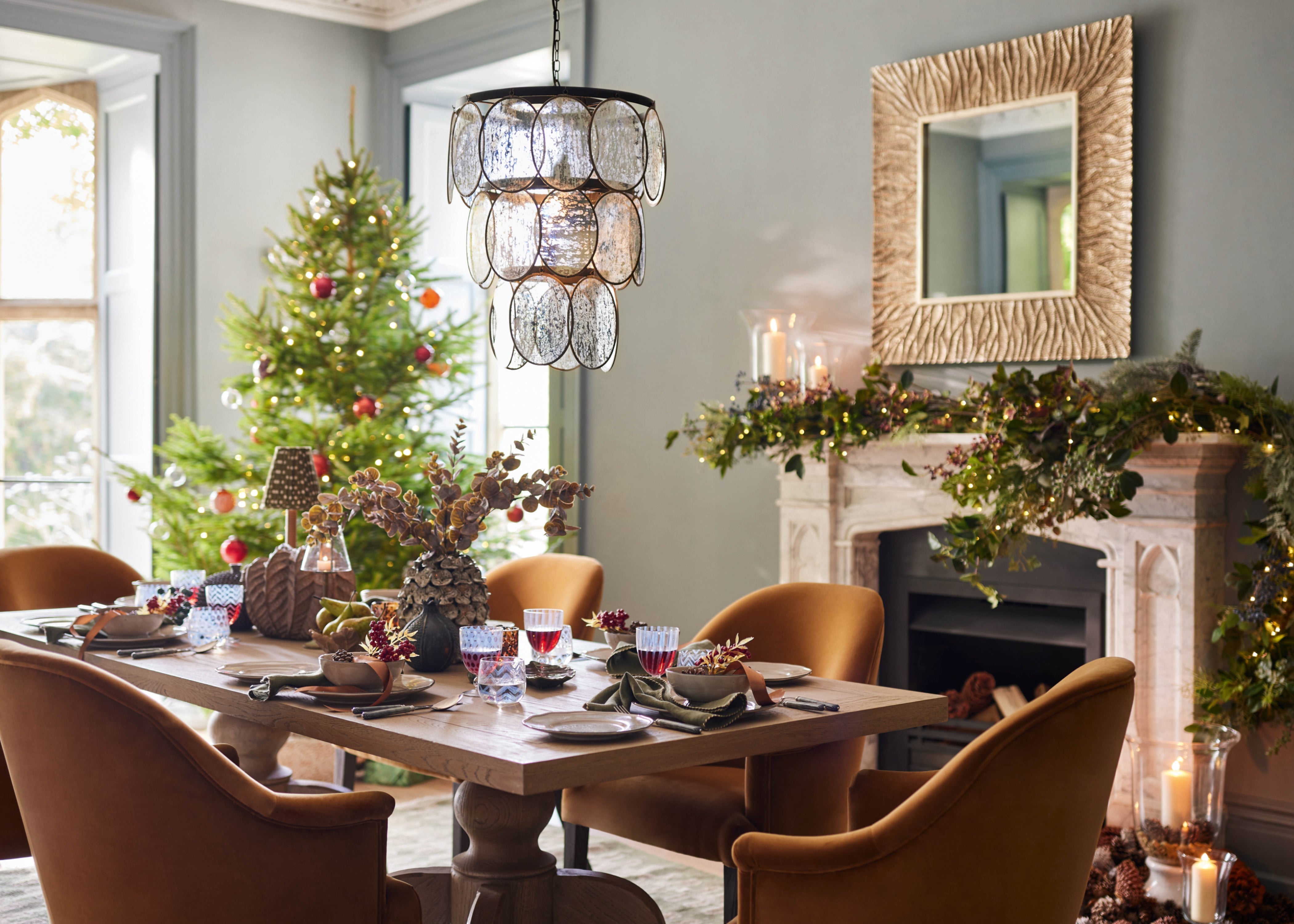 How to Decorate a Dining Room for Christmas: Stunning Festive Ideas