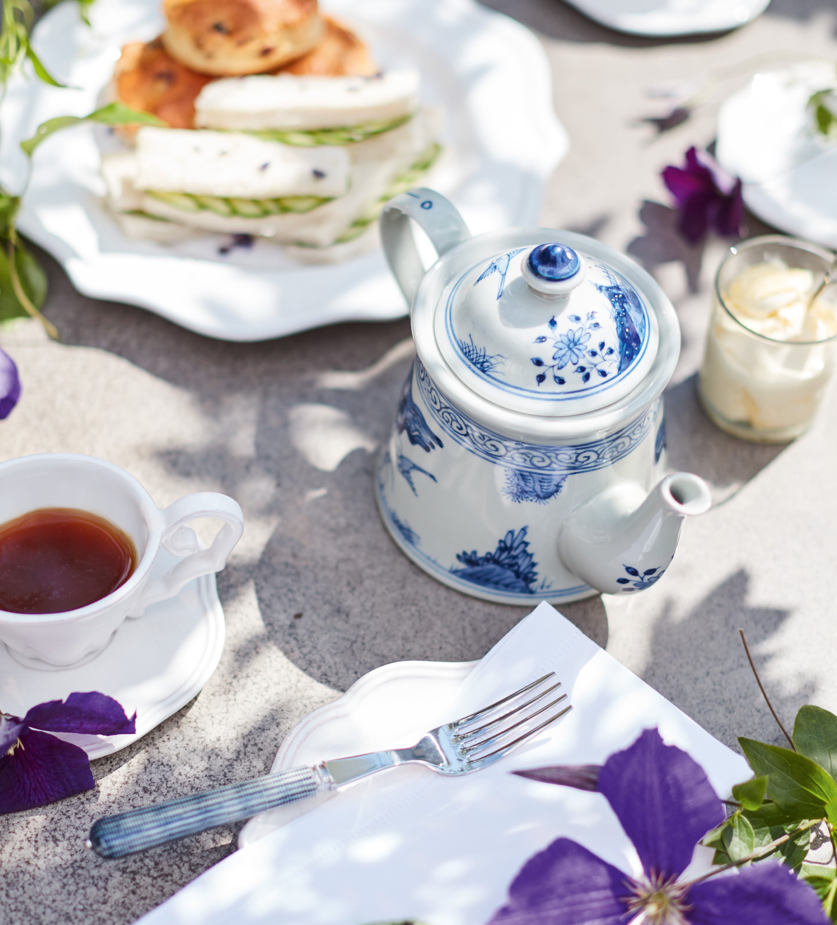 Kraak Teapot - Blue/White