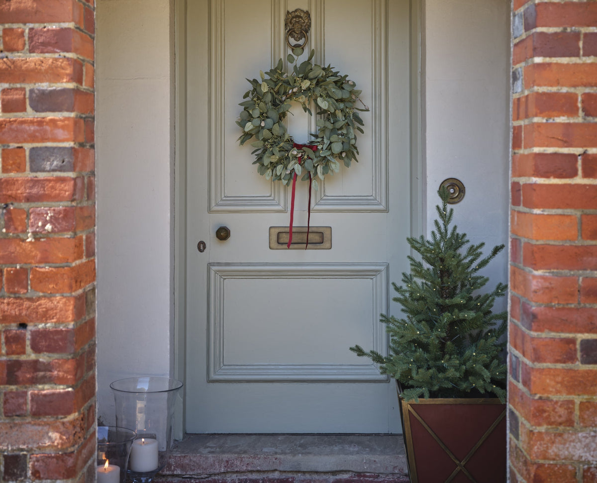 Decorating with Christmas Greenery