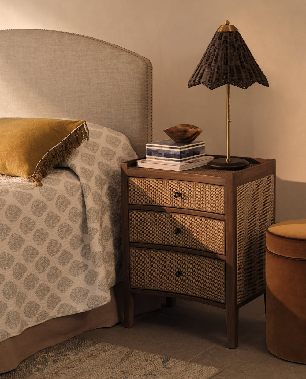 Find the Right Size Lamp for your Bedside Table