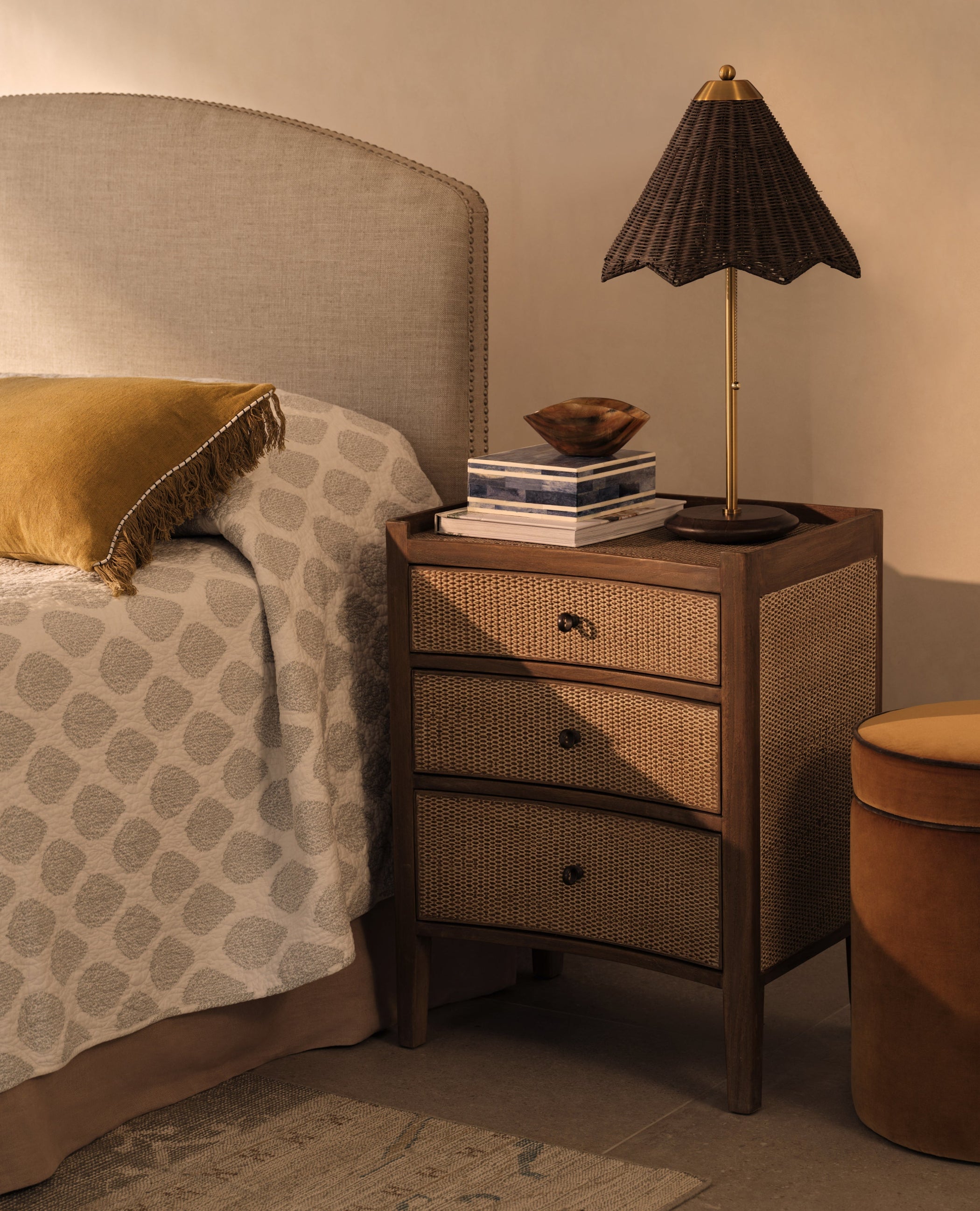 Find the Right Size Lamp for your Bedside Table
