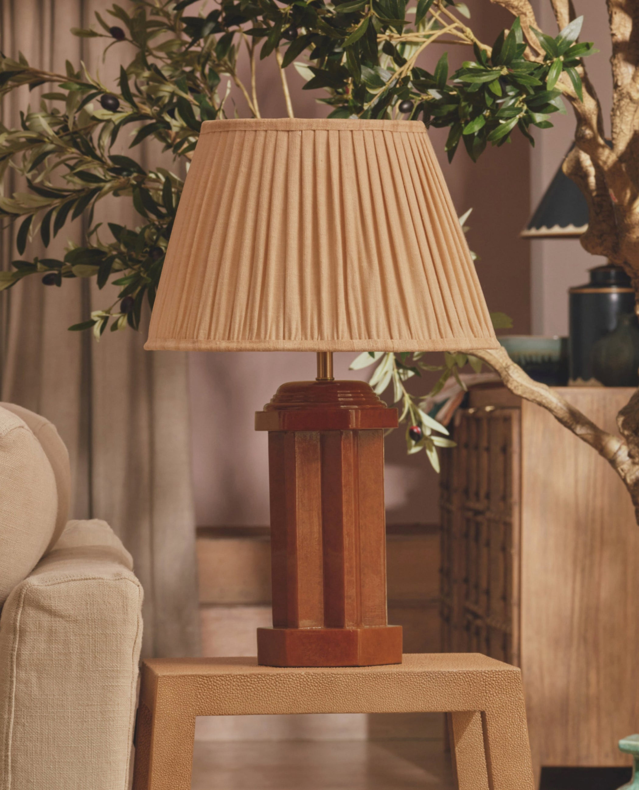 Table Lamps vs Floor Lamps: Which Are Best for Lighting?