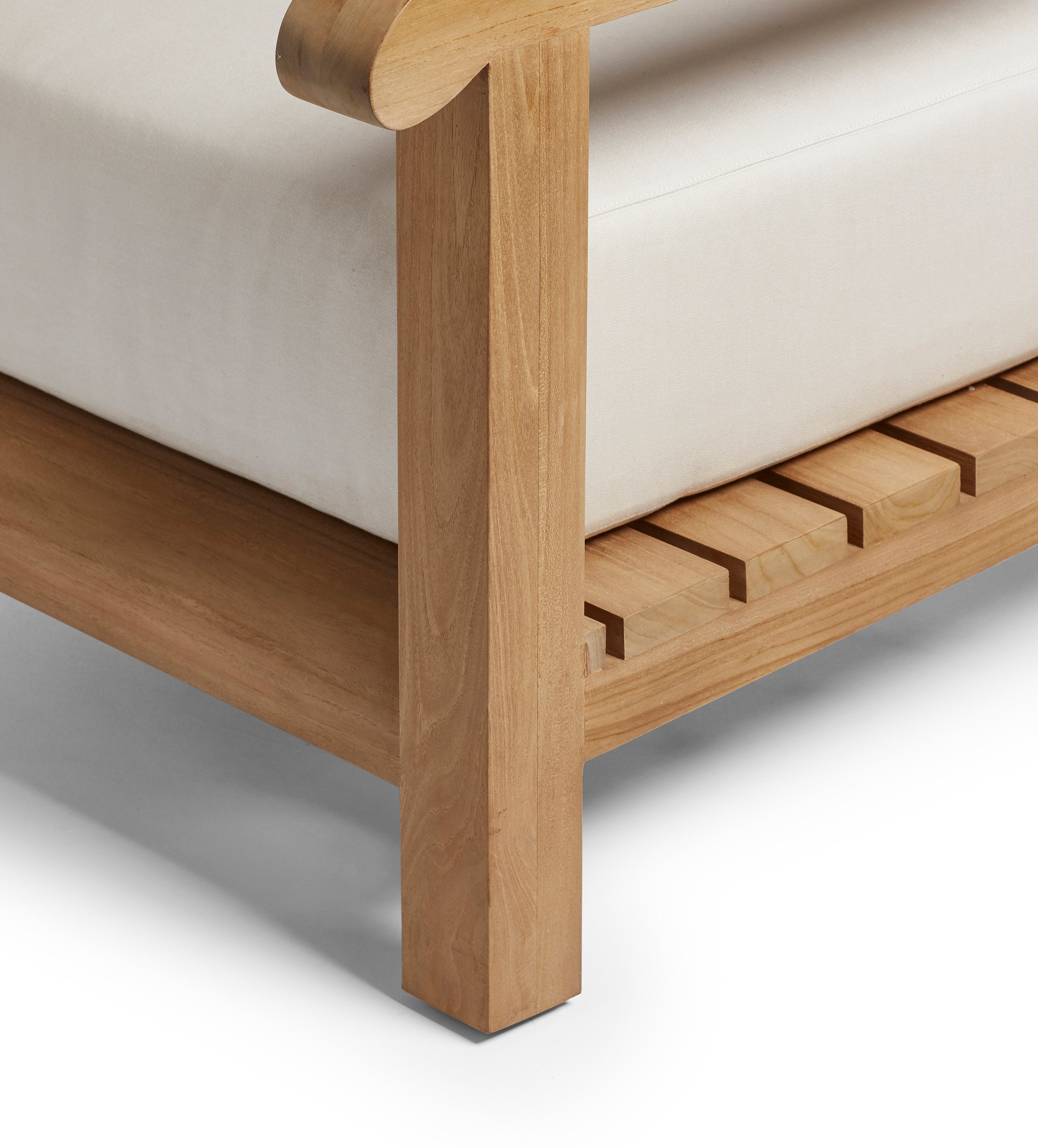 Cintre Lounge Chair - Natural Teak