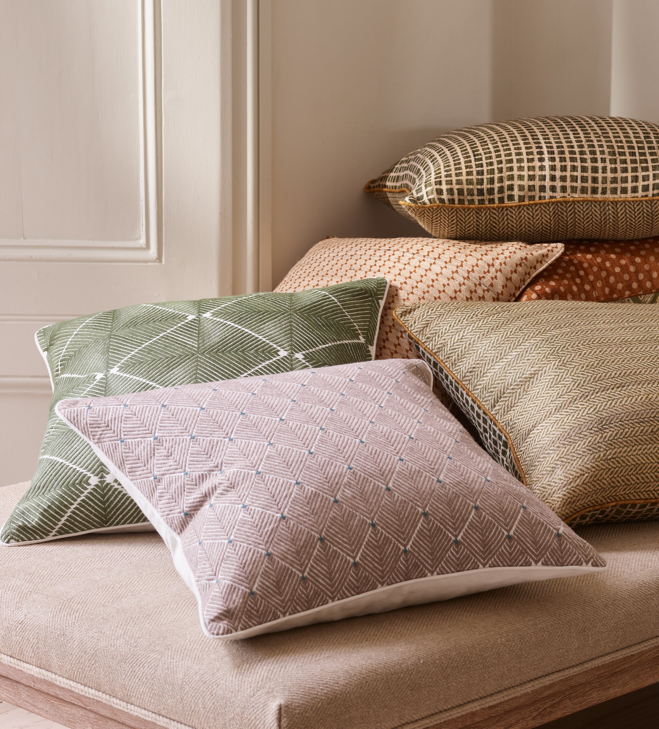 Hirkani Diamond Cushion Cover - Moss