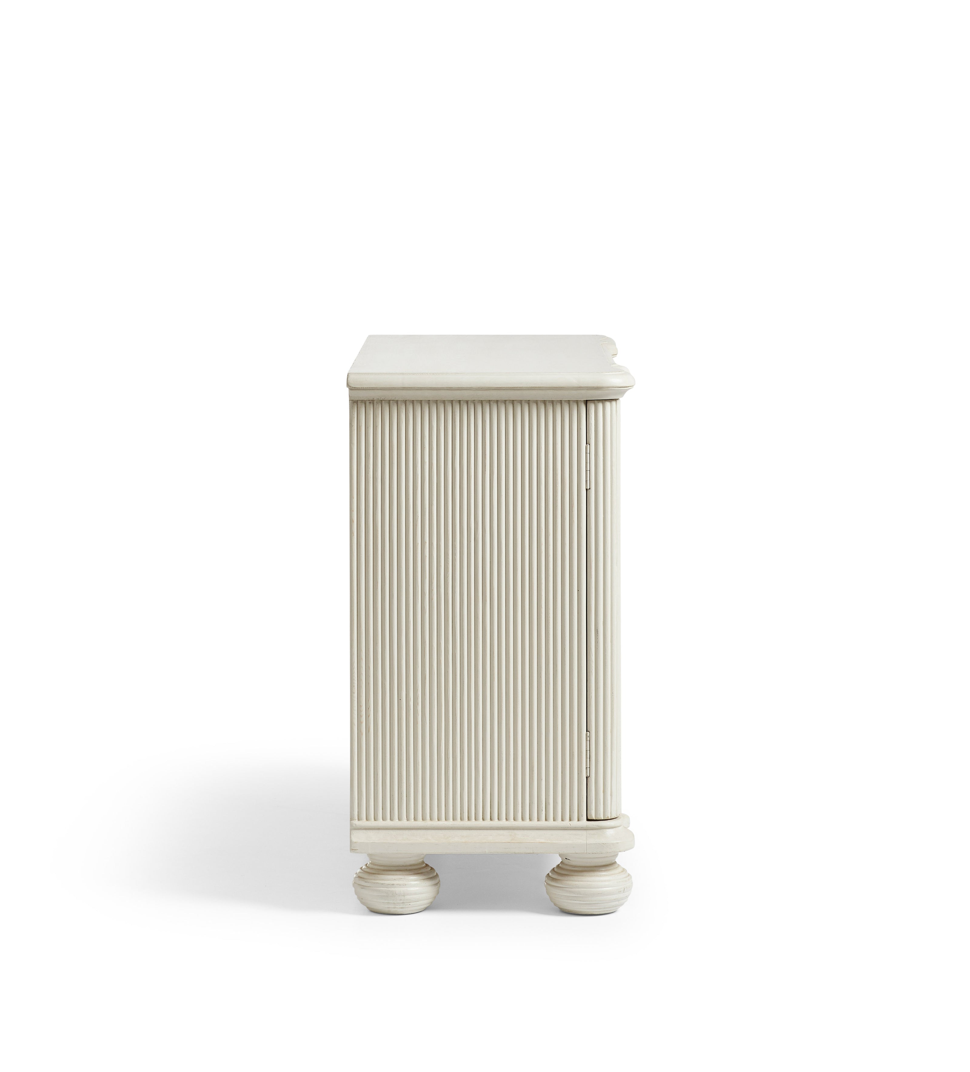 Ingrid Turned Bun Cabinet - Chalk