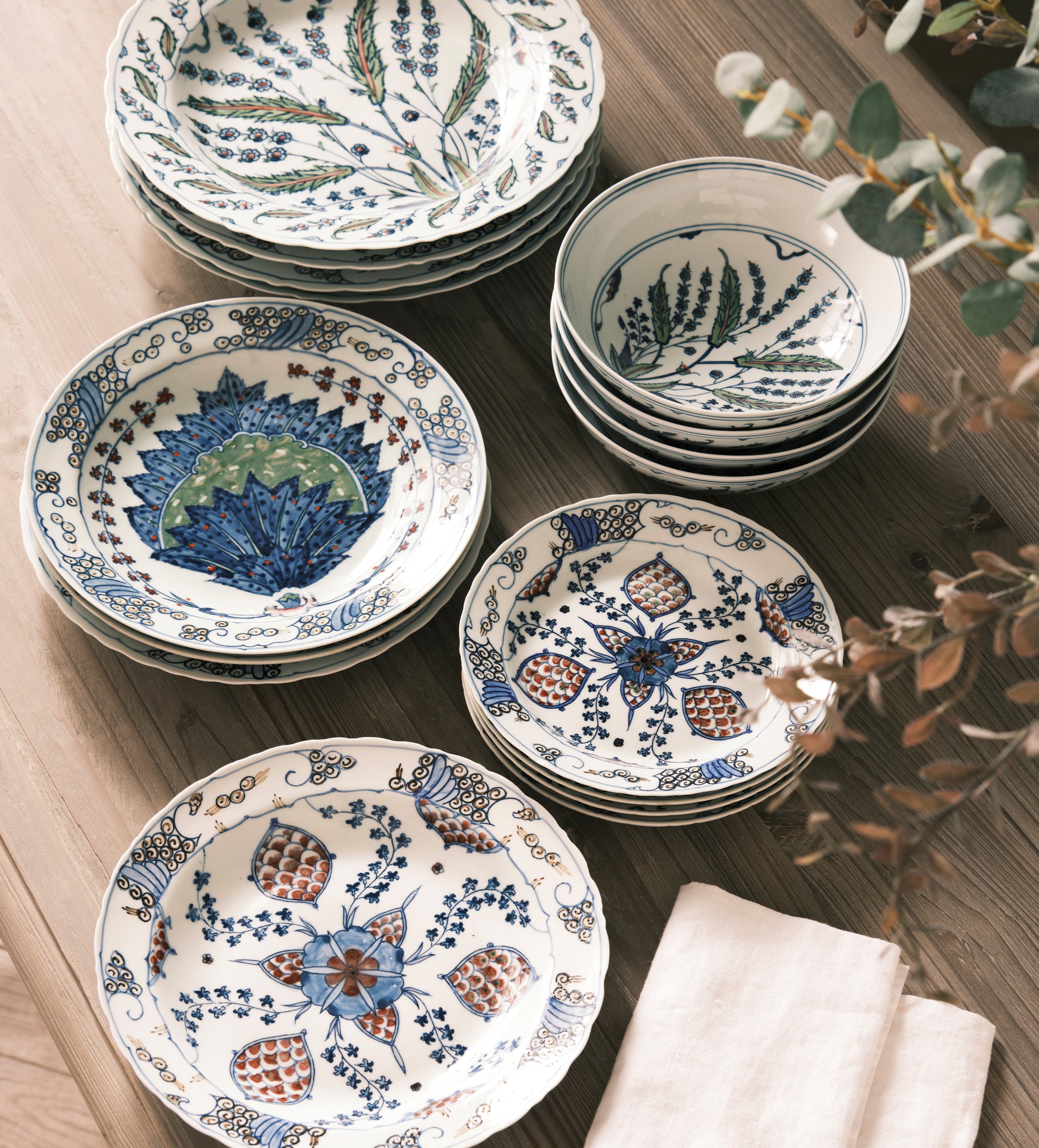 Isphahan Dinnerware Set – Set of Sixteen