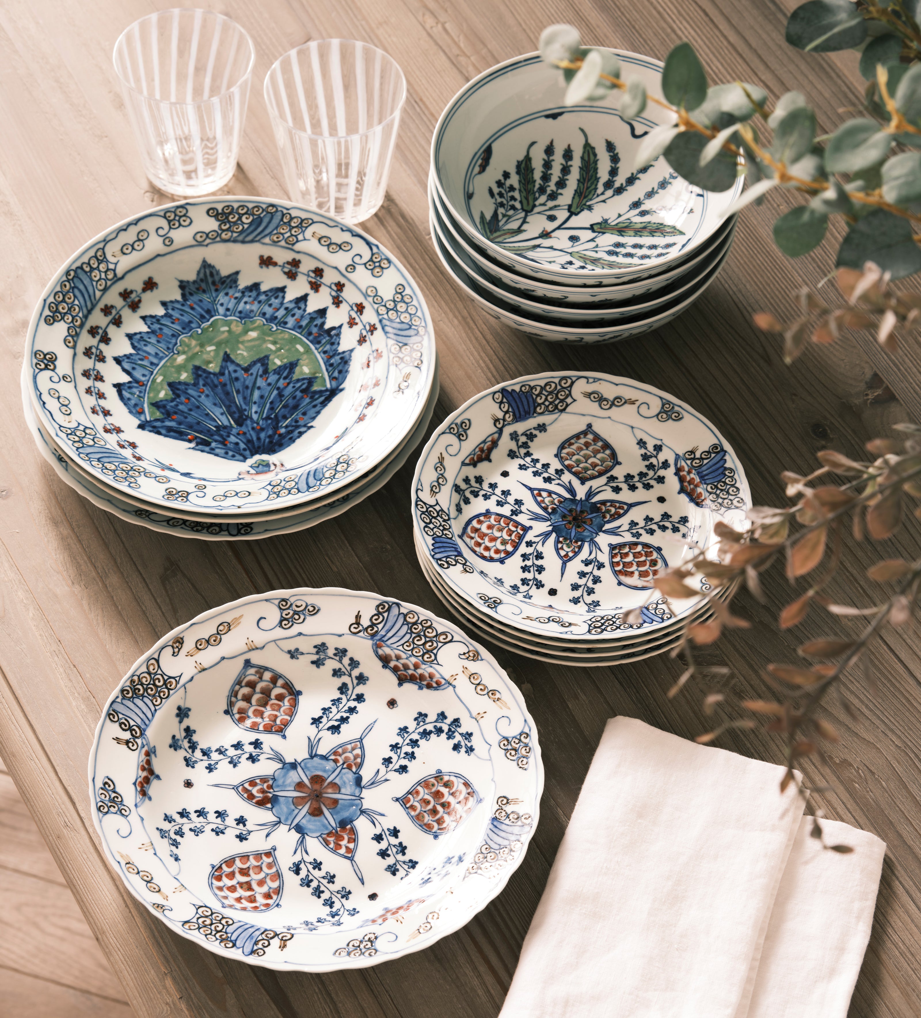 Isphahan Small Dinnerware Set – Set of Tewlve