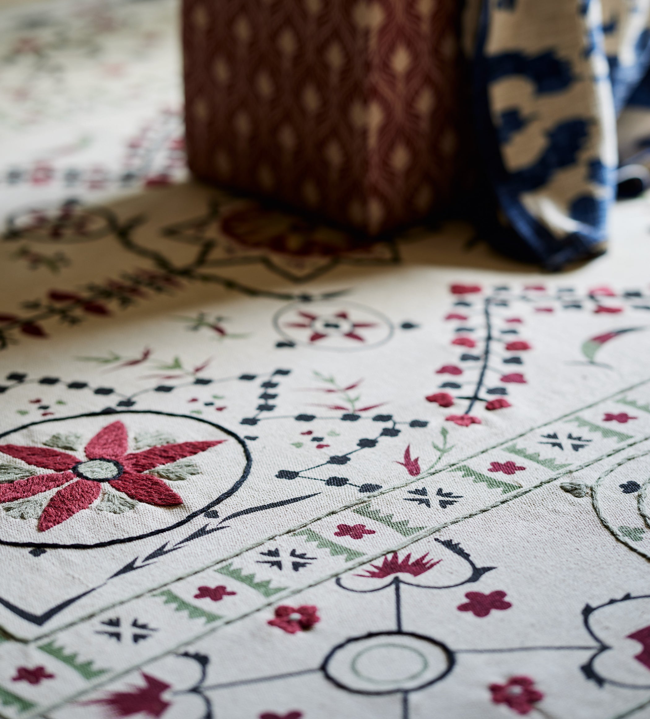 Ivy Rug 244x305cm - Natural/Multi