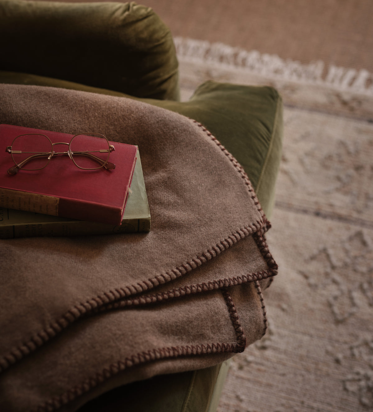 Mireia Throw - Red