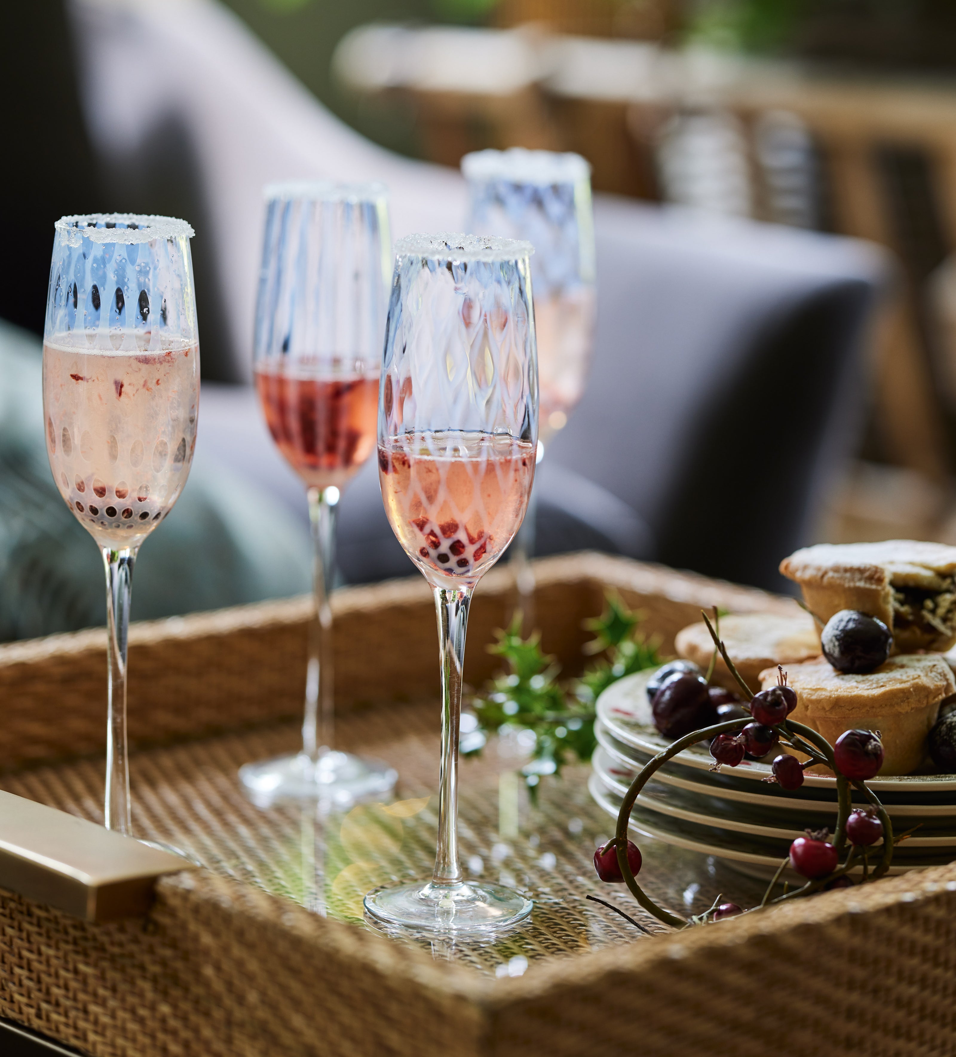 Pulcinella Champagne Glasses - Set of Six - White