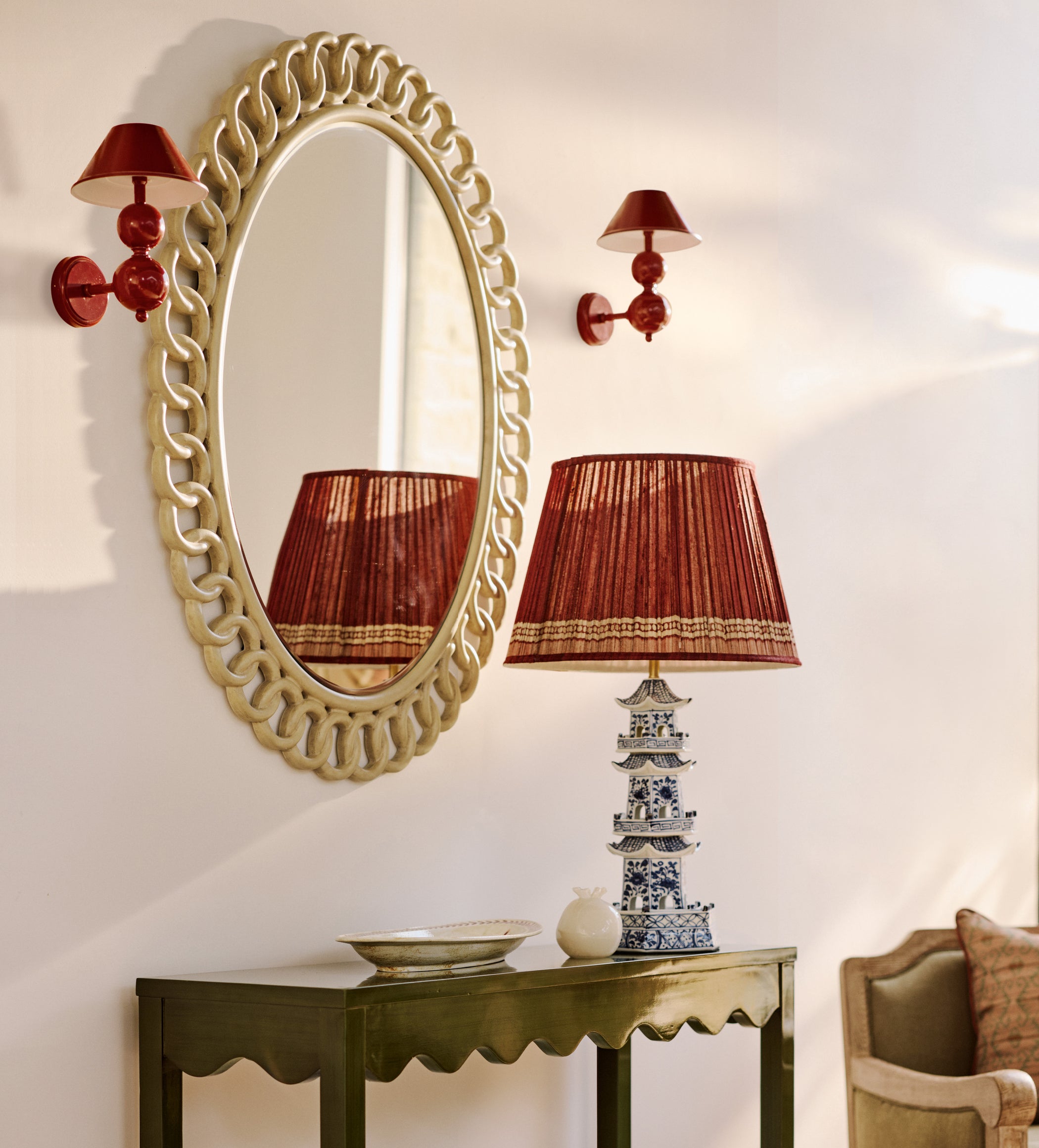 Triya Wireless Wall Lamp - Red