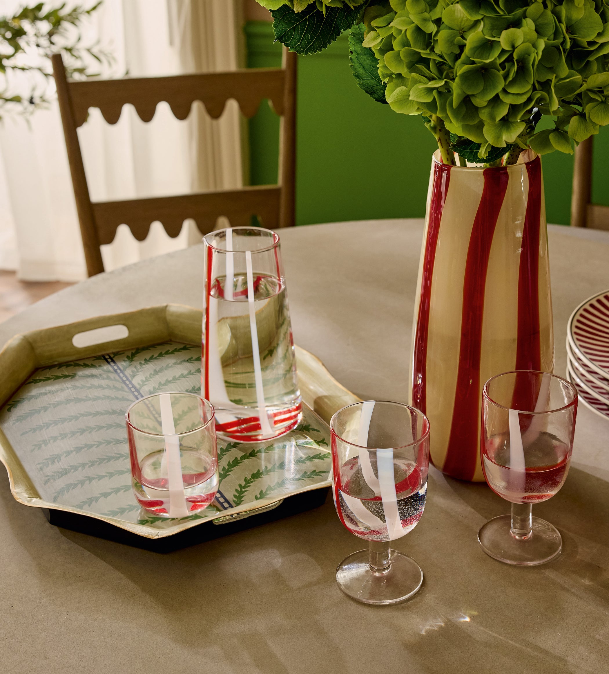 Twistle Glass Vase - Red/Antiqued White