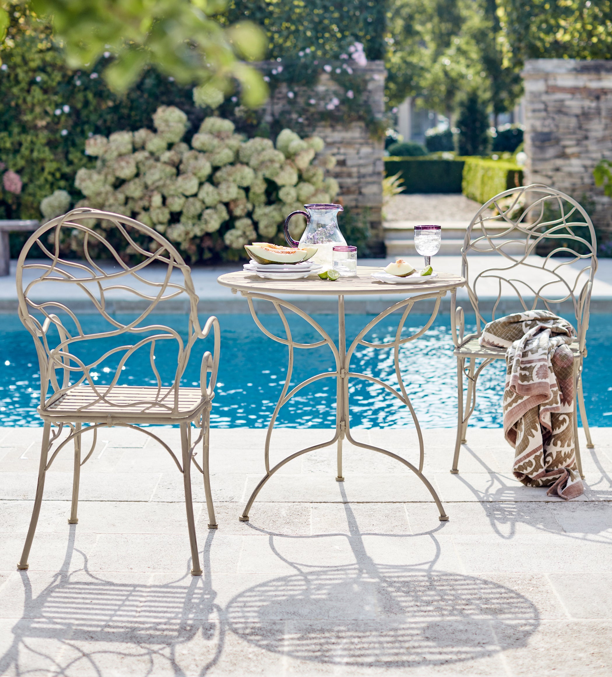 Viticcio Metal Garden Table - Grey Metal