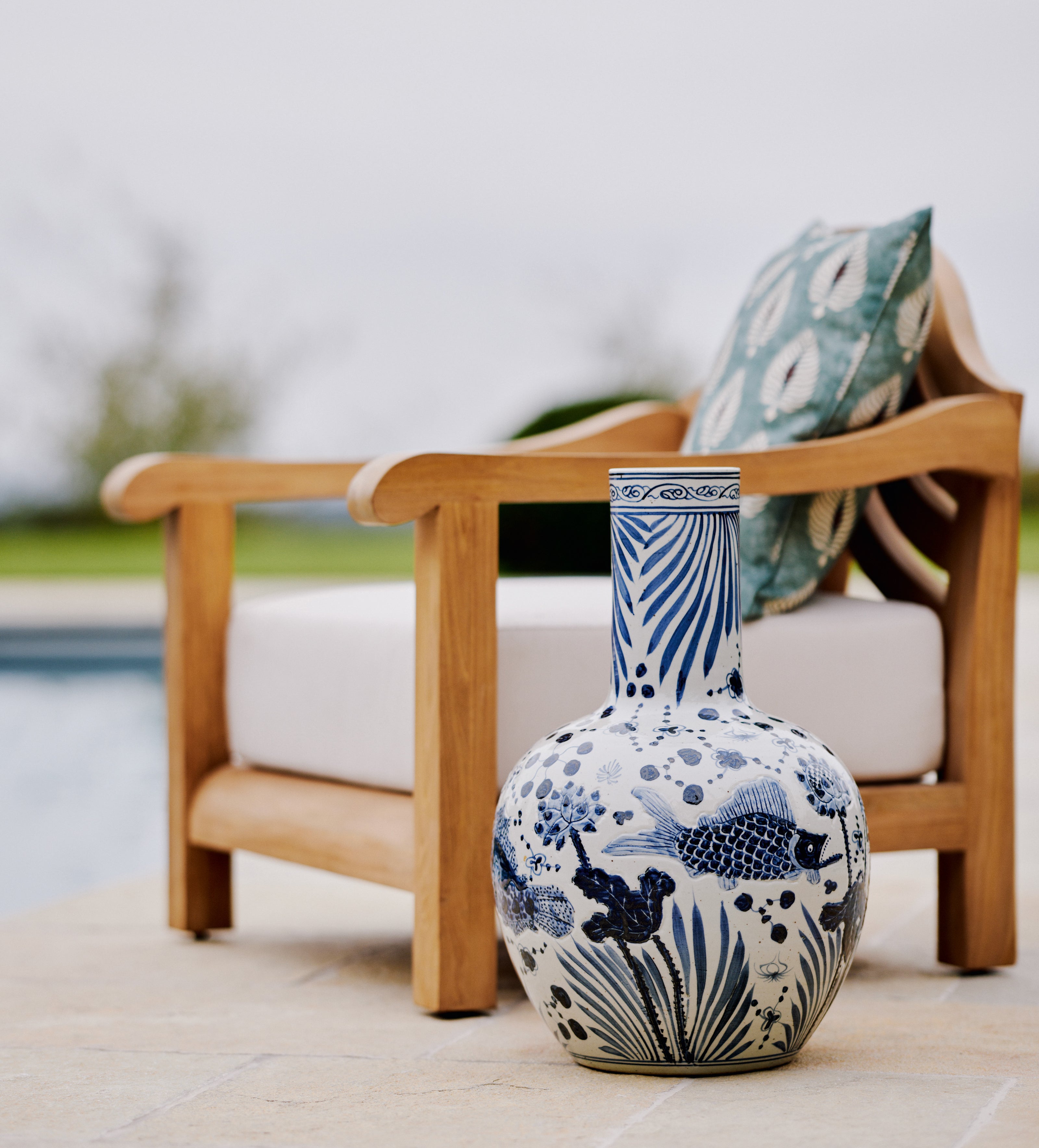 Large Zhoushan Vase - Blue/White