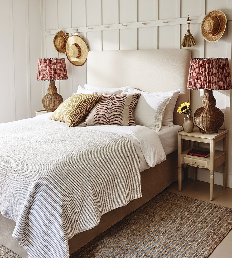 How to Decorate a Small Bedroom