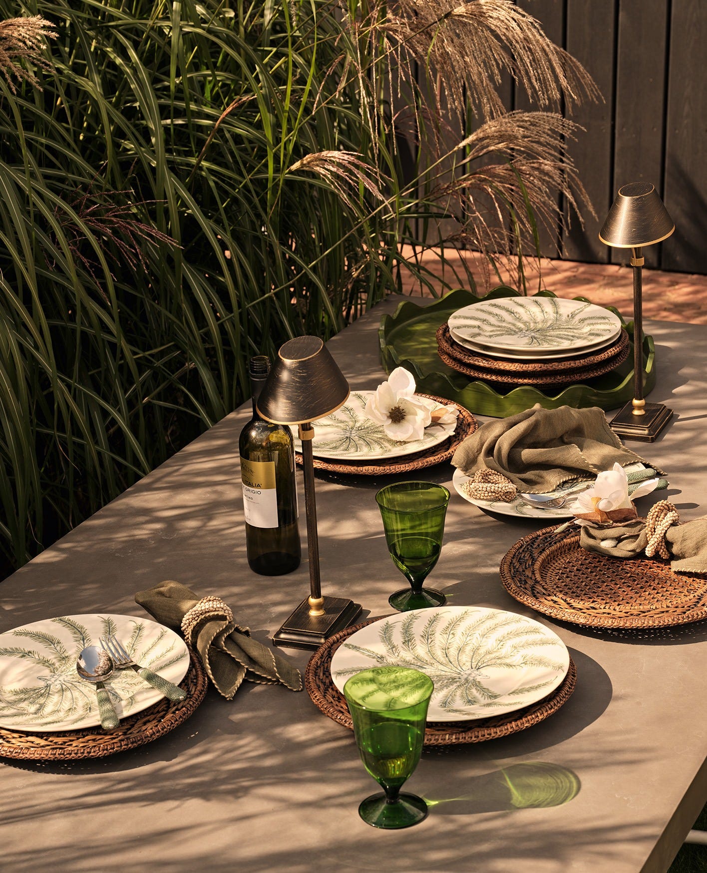 Stylish Outdoor Dining Ideas for Al Fresco Feasting