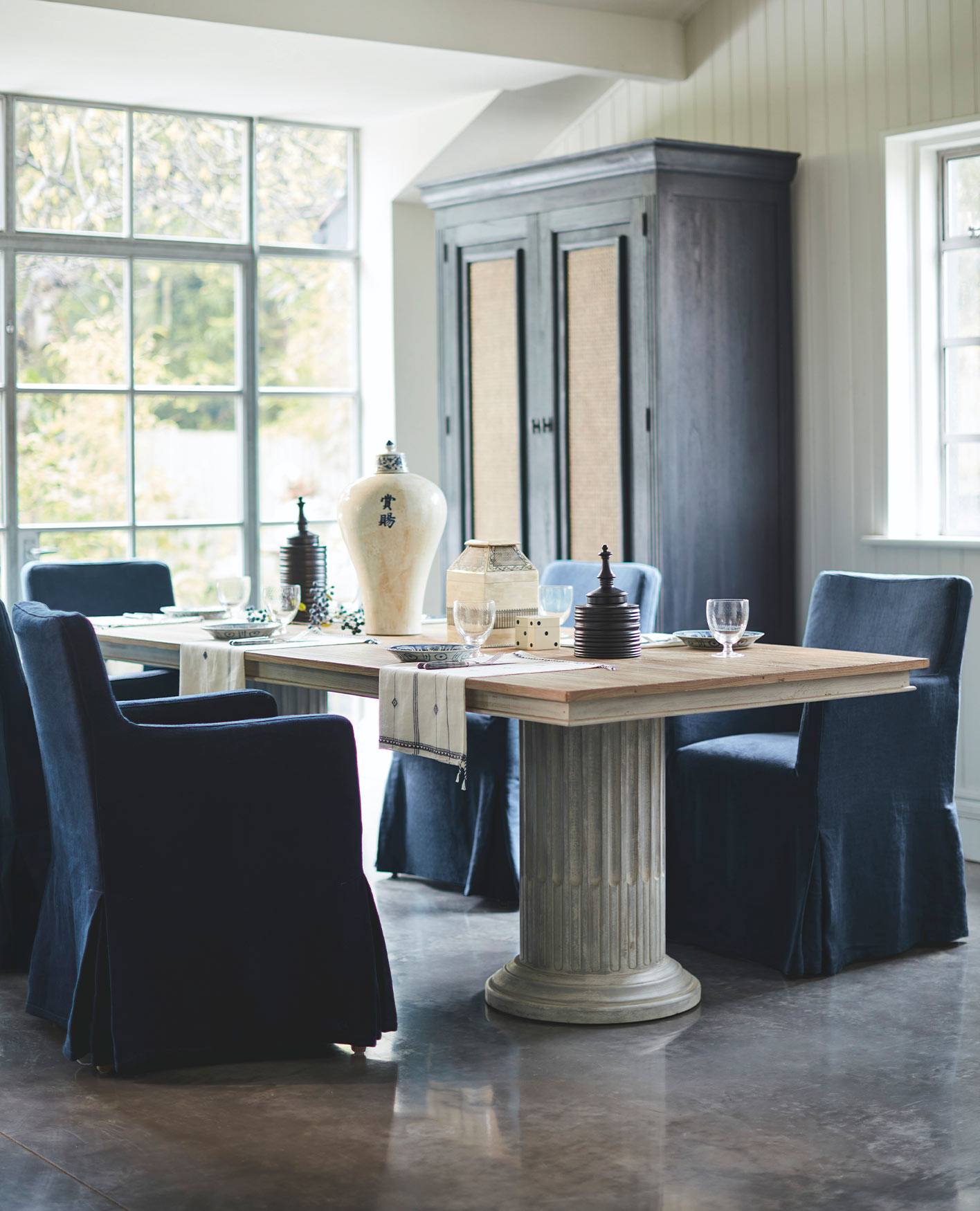 Choosing the perfect sized dining table  