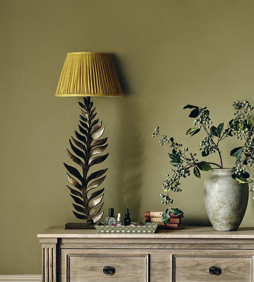 how to choose a lampshade colour