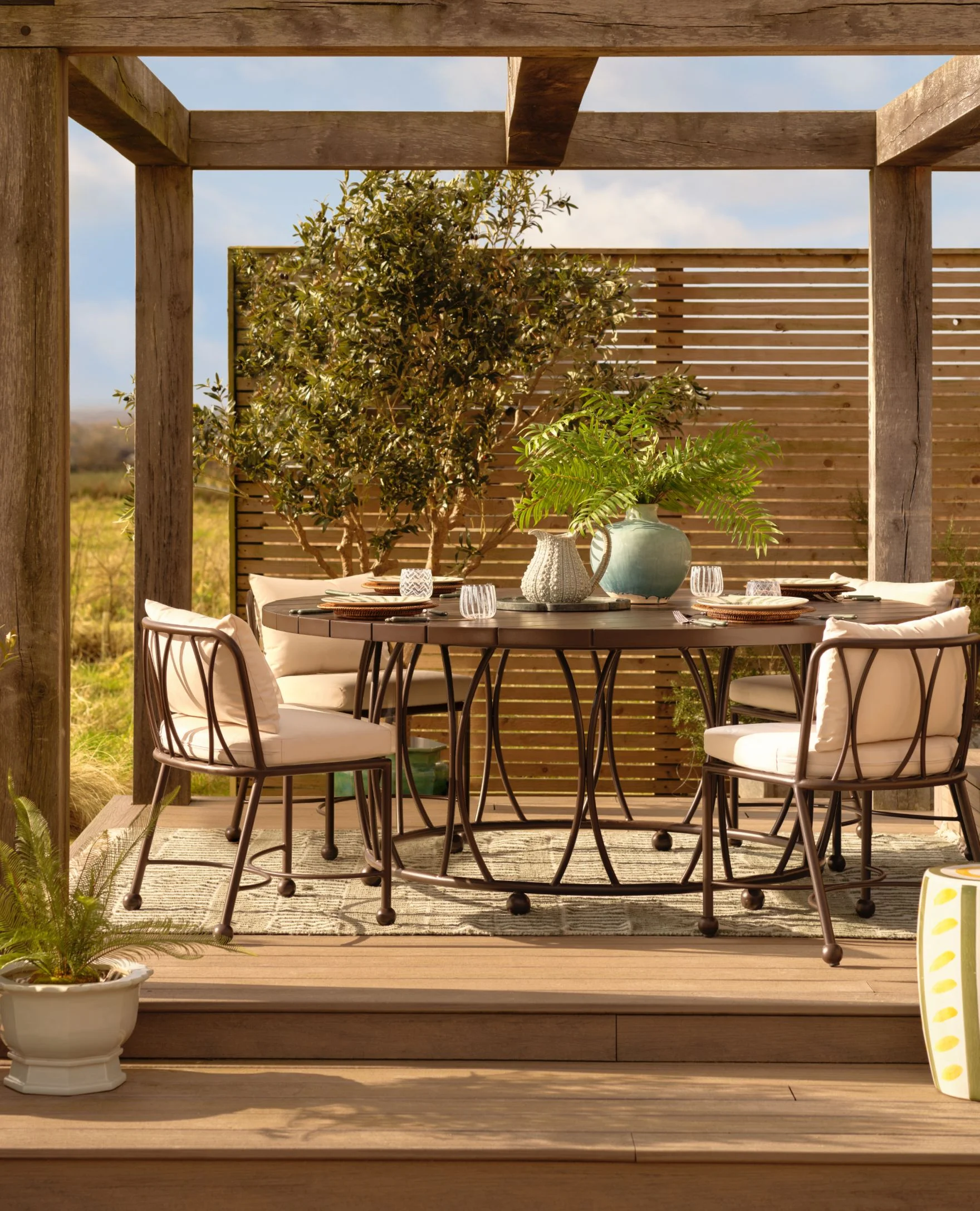 Stylish Outdoor Dining Ideas for Al Fresco Feasting