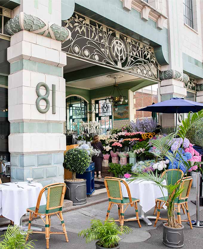 Outdoor seating at Bibendum