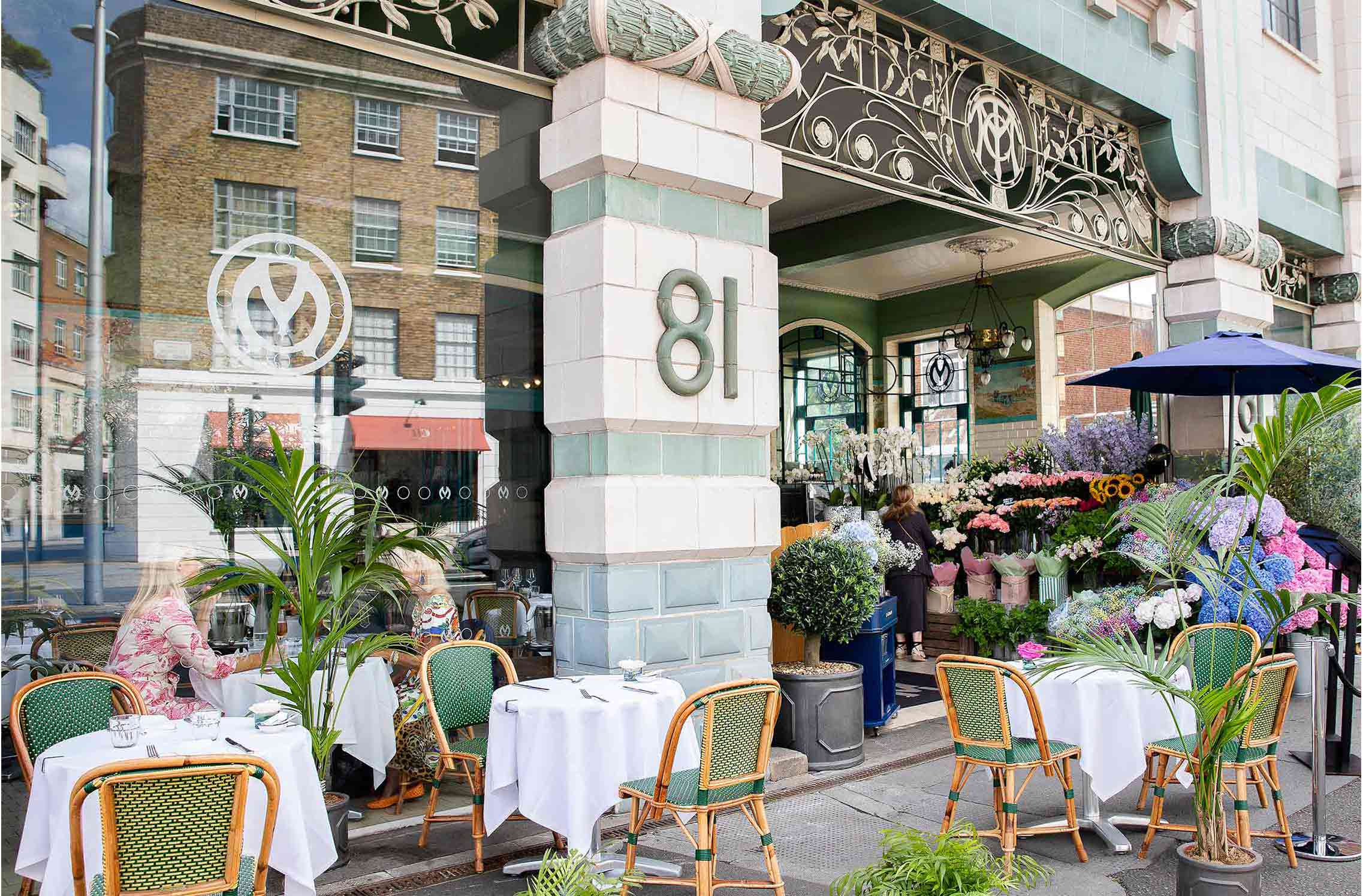 Outdoor seating at Bibendum